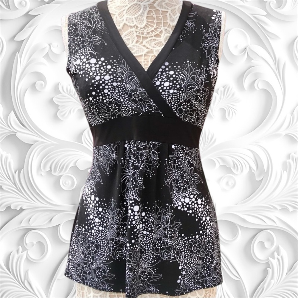 Suzie In The City Sleeveless Blouse w/Tie Waist